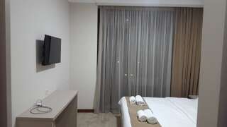 Отель HOTEL TESA Гонио Двухместный номер с 1 кроватью и видом на бассейн-2